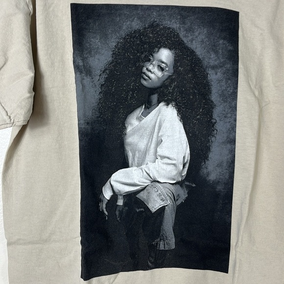 H.E.R graphic T-shirt Woman size small short sleeves - Picture 2 of 7